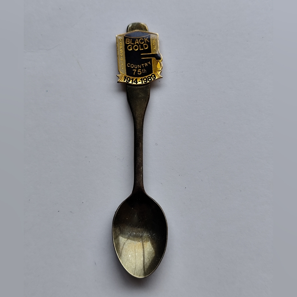 3/$20💗Vintage "Black Gold Country" souvenir spoon